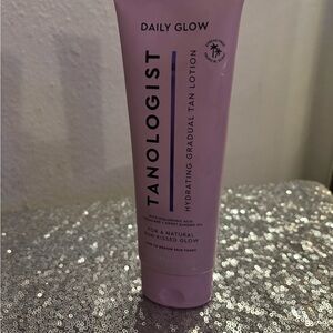 Tanologist Daily Glow Hydrating Gradual Tan Lotion
